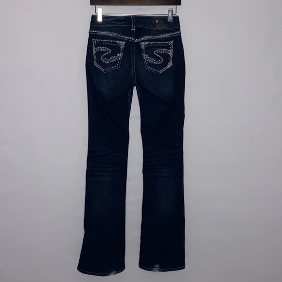 Silver Suki Mid Boot Fluid Denim Dark Wash Embellished Jeans - Size 26 - Picture 3 of 11